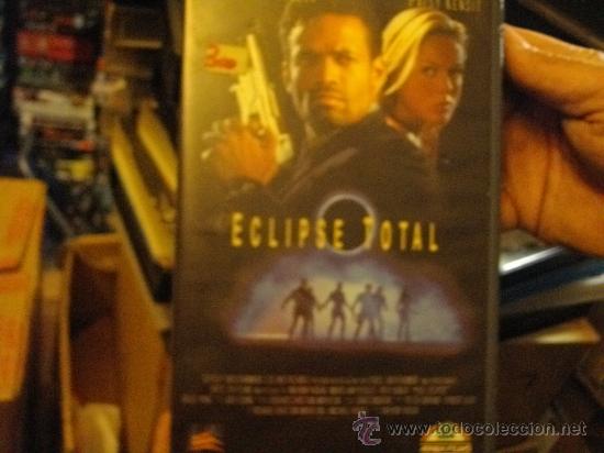 Cine: ECLIPSE TOTAL - Foto 1