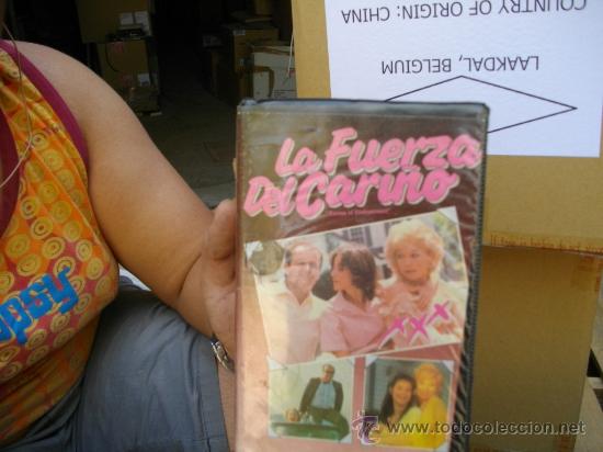 Cin&eacute;ma: LA FUERZA DEL CARI&Ntilde;O/VHS
