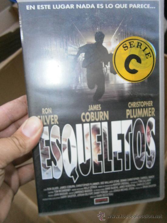Cinema: ESQUELETOS--VENTA MINIMA 10&euro; EU--VHS