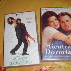 Cine: CINE ROMANTICO: DOS CINTAS VHS, MIENTRAS DORMIAS Y MATRIMONIO DE CONVENIENCIA. Lote 36117956