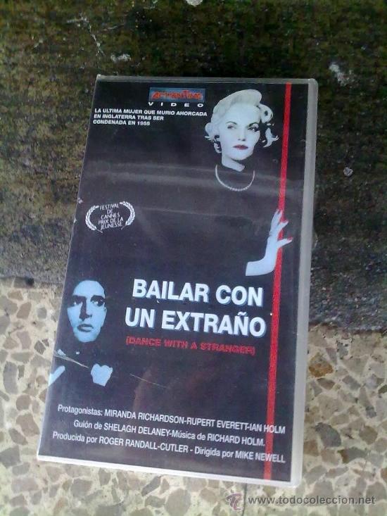 Cine: VHS BAILAR CON UN EXTRA&Ntilde;O - PRECINTADA - Foto 1