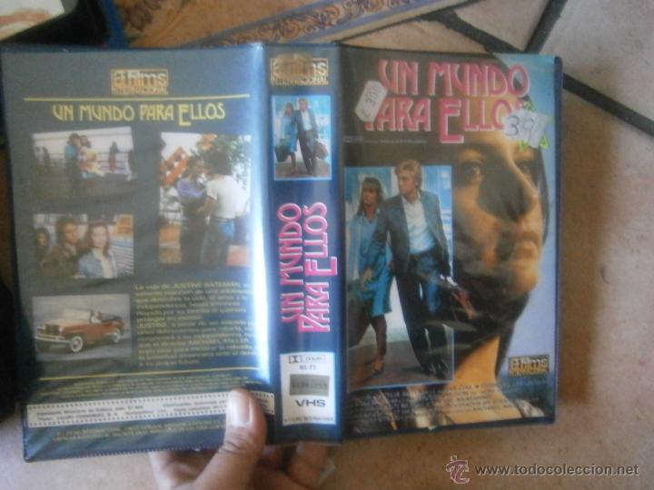 Cinema: UN MUNDO PARA ELLOS -VHS