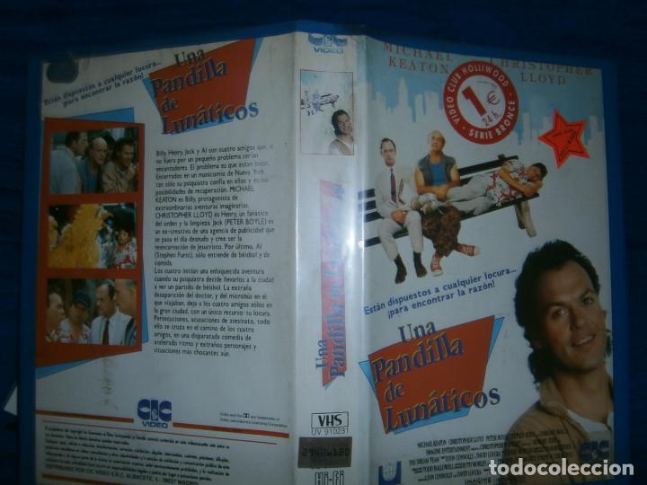 Cinema: ((PELICULA-VHS))-UNA PANDILLA DE LUNATICOS