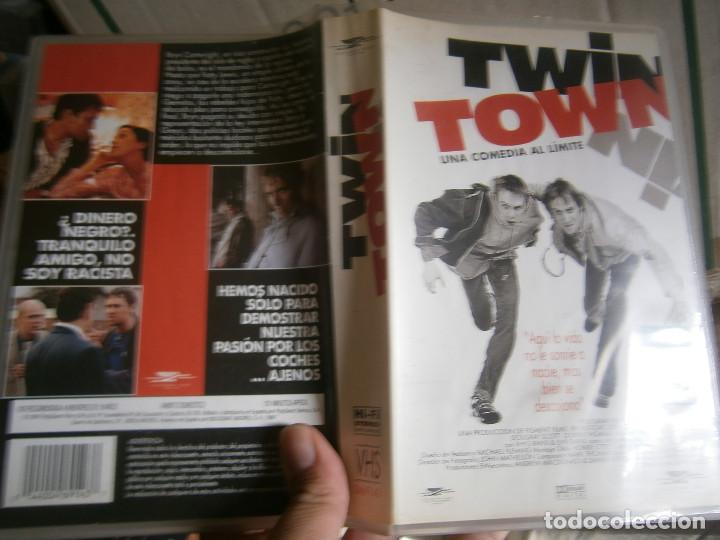 Cinema: &iexcl;TWIN TOWN&iexcl;&iexcl;&iexcl;CAJA GRANDE&iexcl;&iexcl;DISPONEMOS DE MAS DE 60.000&iexcl;PELICULAS VHS BETA 2000&iexcl;