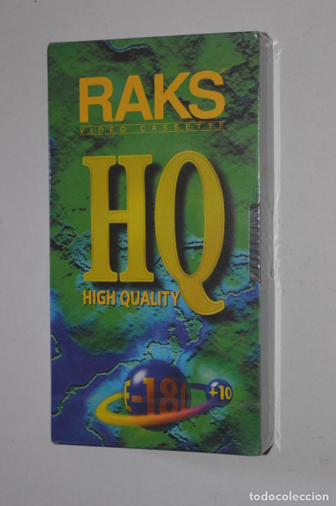 Cine: CASETE VHS PRECINTADO RAKS E-180 VIDEO CASSETTE HQE HIGH QUALITY VIRGEN PARA GRABAR PEL&Iacute;CULAS SERIES