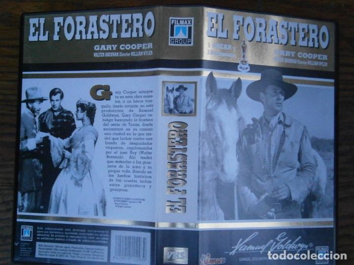 Cine: EL FORASTERO - Foto 1