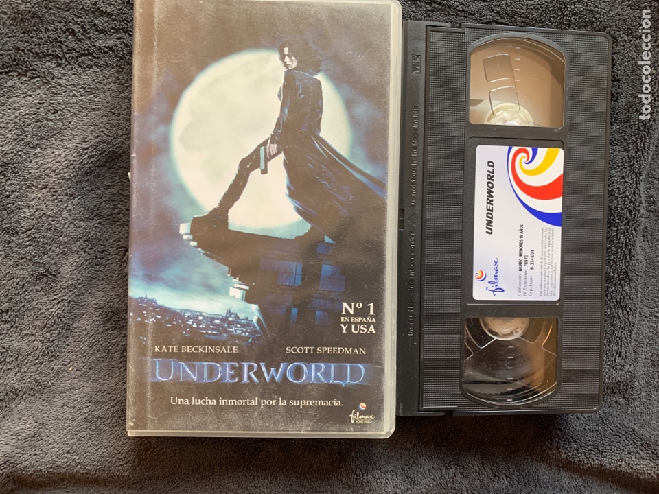 Cine: UnderWorld pel&iacute;cula VHS - Foto 1
