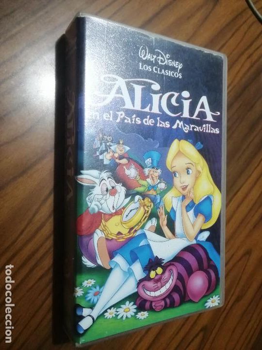 Cinema: ALICIA EN EL PAIS DE LAS MARAVILLAS. VHS. BUEN ESTADO