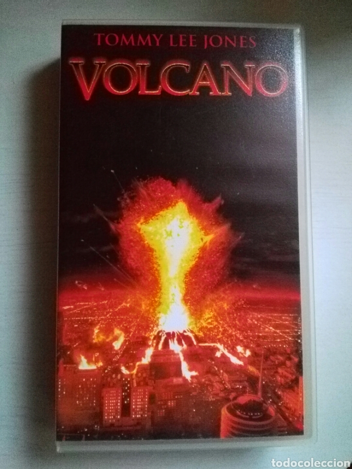 Cine: Volcano - Foto 1