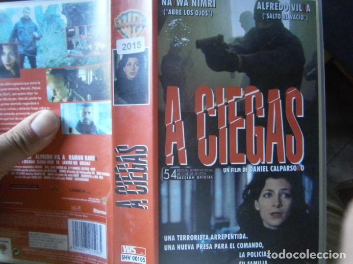 Cine: PELICULA VHS, A CIEGAS - Foto 1