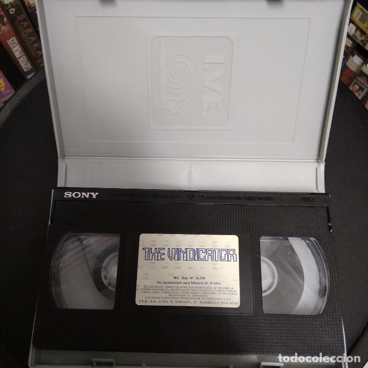 Cine: THE VINDICATOR - Foto 3