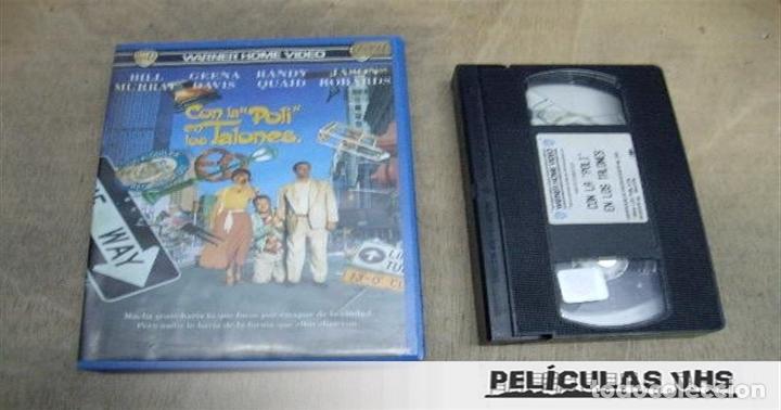 Cine: Pel&iacute;cula Con La Poli En Los Talones en VHS