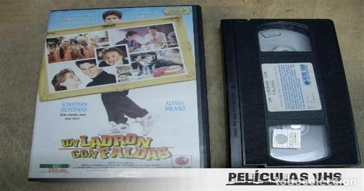 Cin&eacute;ma: Pel&iacute;cula Un Ladr&oacute;n Con Faldas en VHS
