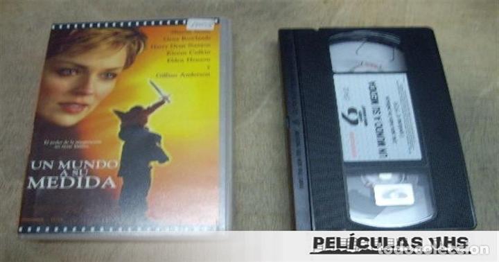 Cinema: Pel&iacute;cula Un Mundo A Su Medida en VHS