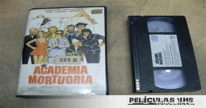 Cine: Pel&iacute;cula Academia Mortuoria en VHS