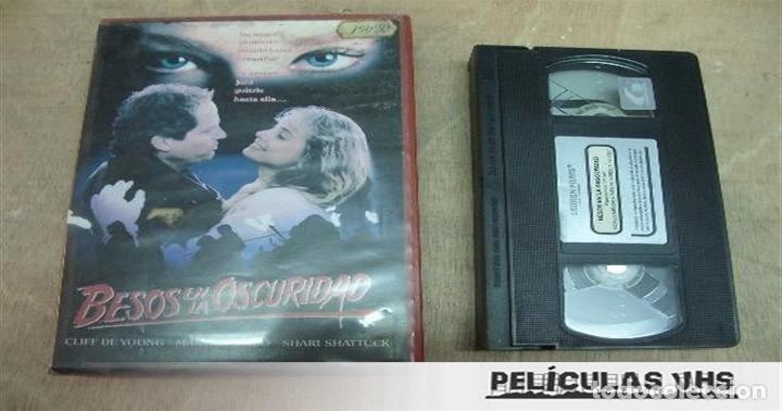 Cine: Pel&iacute;cula Besos En La Oscuridad en VHS