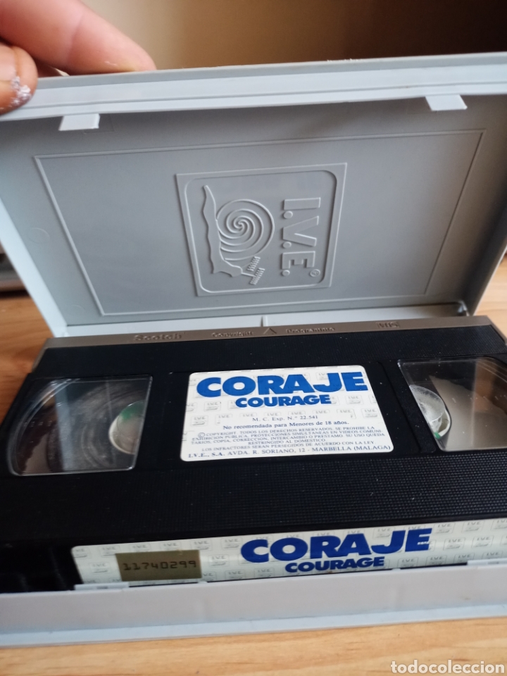 Cine: Coraje vhs - Foto 2