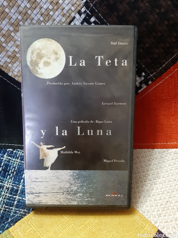 Cine: VHS La teta y la luna