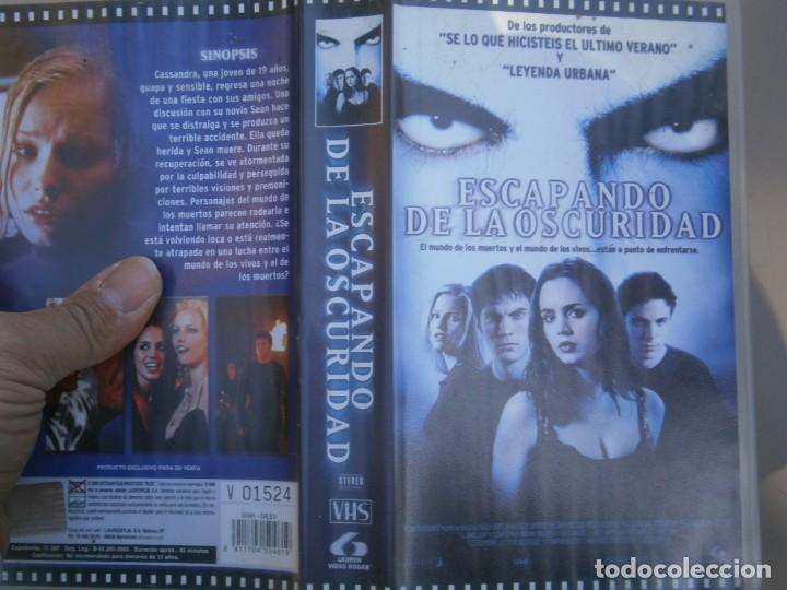 Cinema: PELICULA VHS, ESCAPANDO DE LA OSCURIDAD