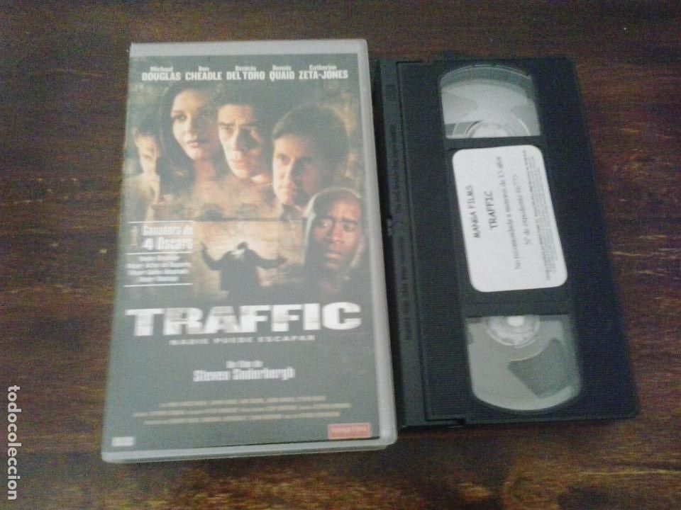 Cine: LMV - Traffic, pel&iacute;cula de Steven Soderberg - VHS - Foto 1