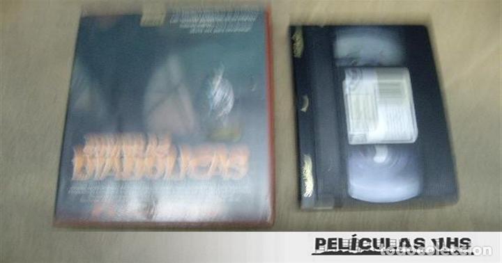 Cine: Pel&iacute;cula Sombras Diab&oacute;licas en VHS