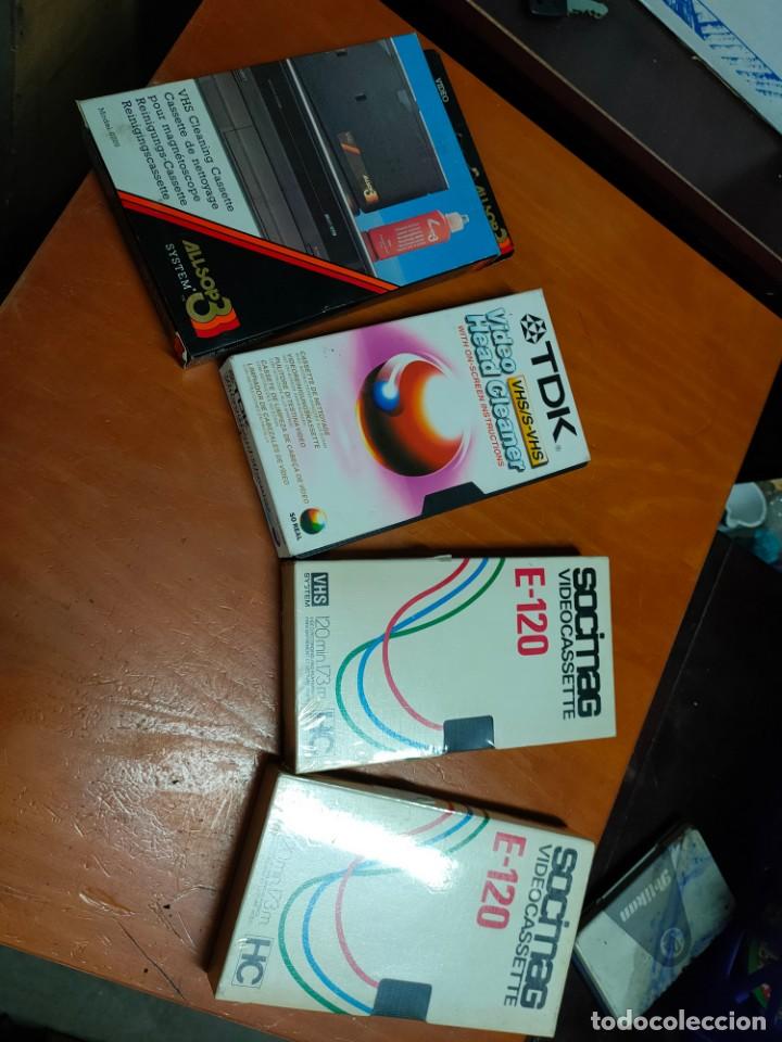 Cine: LOTE de 4 Videocassettes VHS. 2 VIRGENES precintados Y 2 LIMPIADORAS