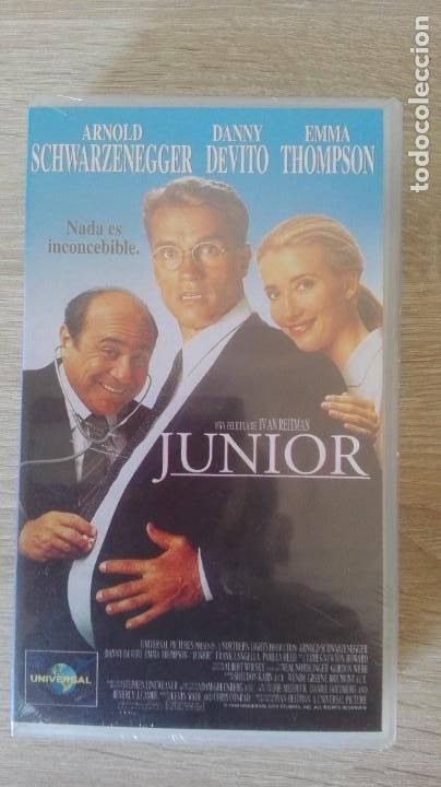 Cine: PRECINTADA VHS-JUNIOR-A.SCHWARZENEGGER-D.DEVITO-E.THOMPSON-UNIVERSAL-A&Ntilde;O 1994. - Foto 1