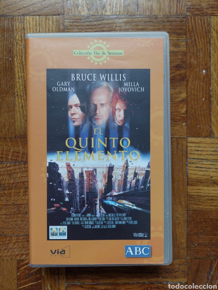 Kino: Pelicula: El quinto elemento