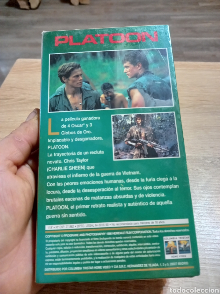 Cine: PELICULA VHS PLATOON PRECINTADA - Foto 2