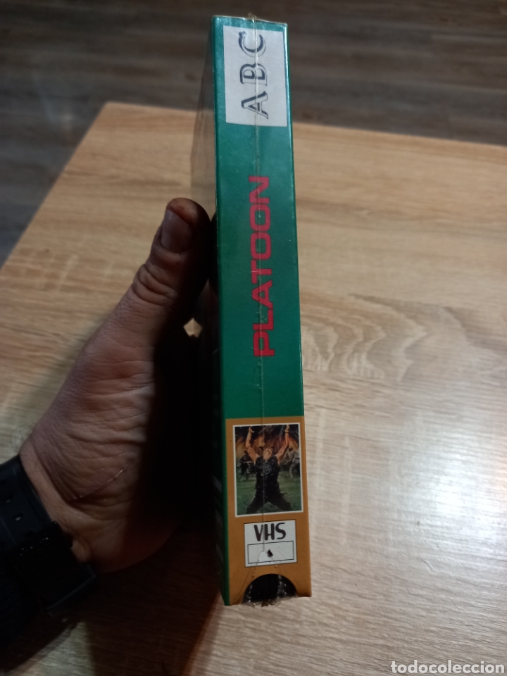 Cine: PELICULA VHS PLATOON PRECINTADA - Foto 4
