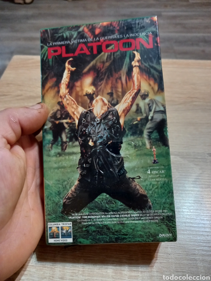 Cine: PELICULA VHS PLATOON PRECINTADA - Foto 1