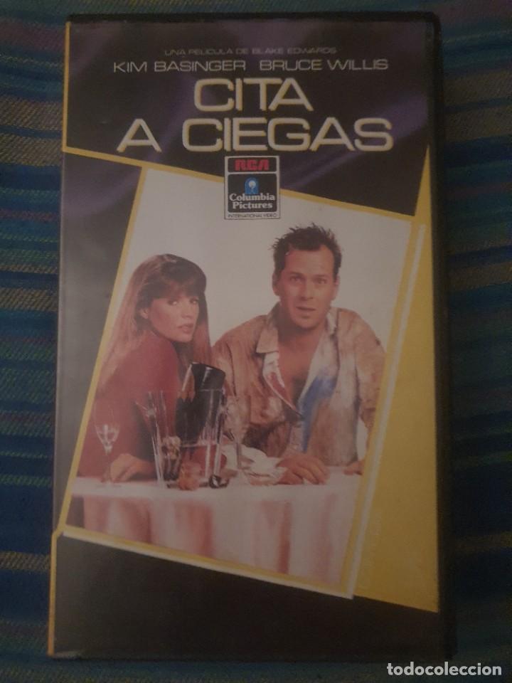 Cin&eacute;ma: VHS CITA A CIEGAS