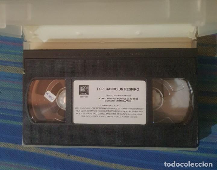 Cine: VHS ESPERANDO UN RESPIRO - Foto 3