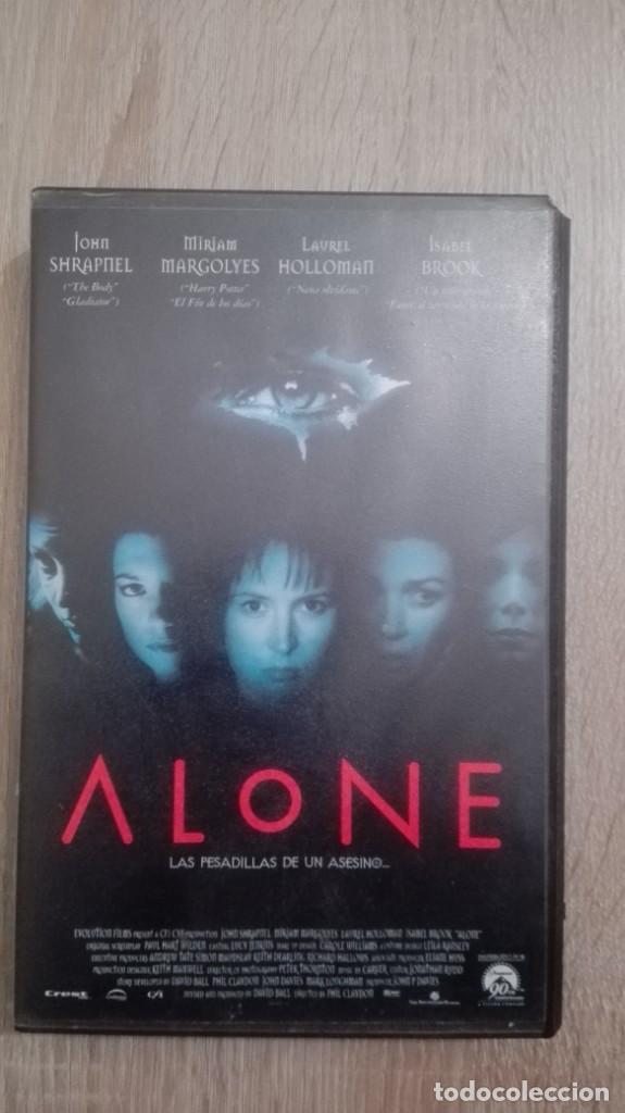 Cine: ALONE, LAS PESADILLAS DE UN ASESINO - VHS - PARAMOUNT HOME ENTERTAINMENT SPAIN S.L. -A&Ntilde;O 2002.