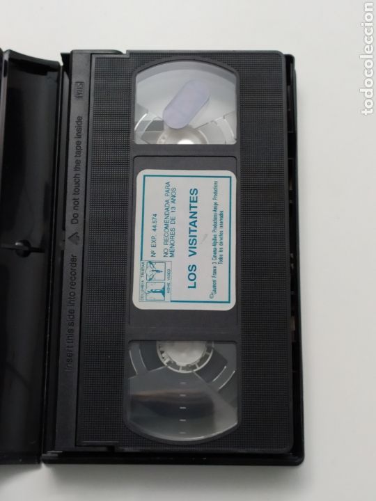 Cine: LOS VISITANTES - VHS - Foto 4