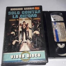Cine: SOLO CONTRA LA CIUDAD VHS RICHARD HARRIS. Lote 340854813