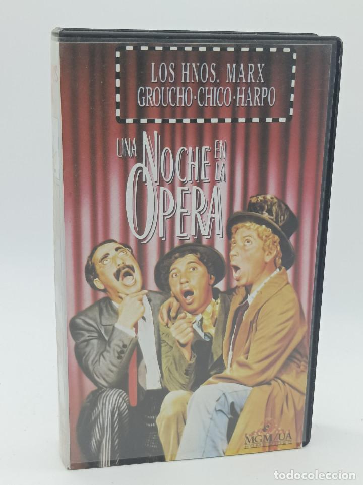 Cine: UNA NOCHE EN LA OPERA - Foto 1