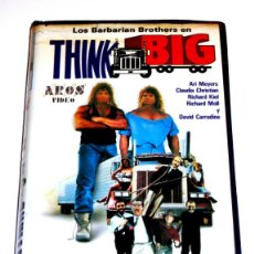 Cine: THINK BIG (1989) - JON TURTELTAUB BARBARIAN BROTHERS MARTIN MULL ARI MEYERS CLAUDIA CHRISTIAN VHS. Lote 366328856