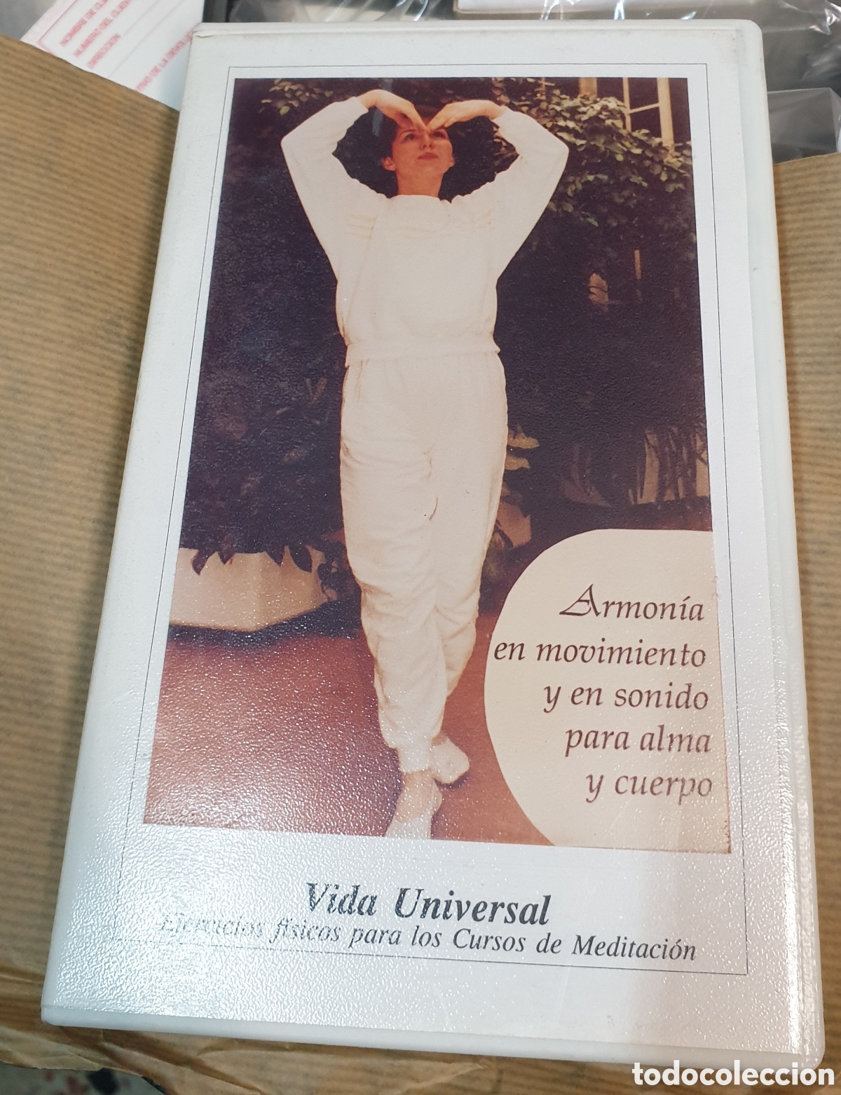Cine: Vida universal. Ejercicios f&iacute;sicos para los cursos de meditaci&oacute;n. VHS