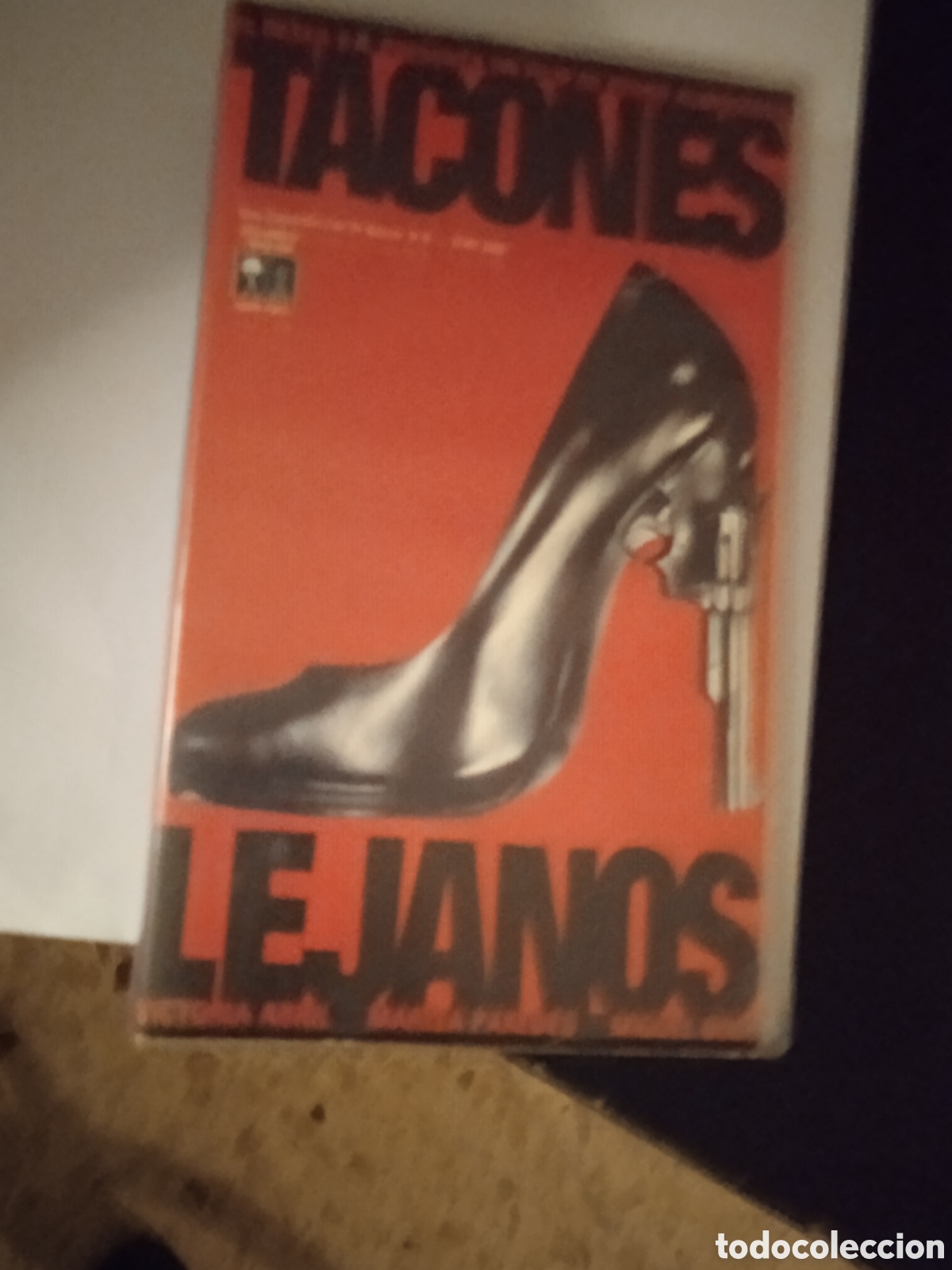 Tacones lejanos