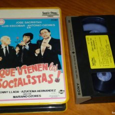Cine: QUE VIENEN LOS SOCIALISTAS - ANTONIO OZORES, JOSE SACRISTAN, LUIS ESCOBAR, AZUCENA HERNANDEZ - VHS. Lote 374797569