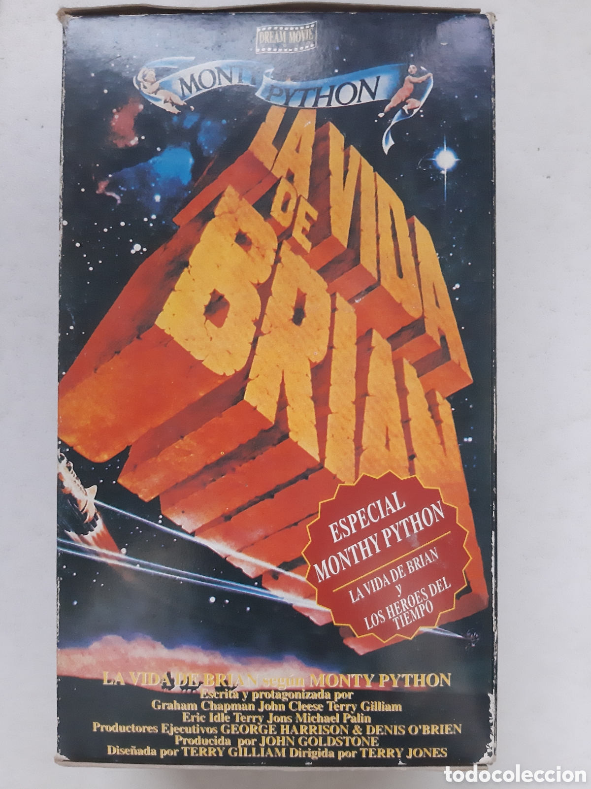 Cine: ESTUCHE CON 2 PEL&Iacute;CULAS VHS DEL ESPECIAL MONTY PYTHON - Foto 2