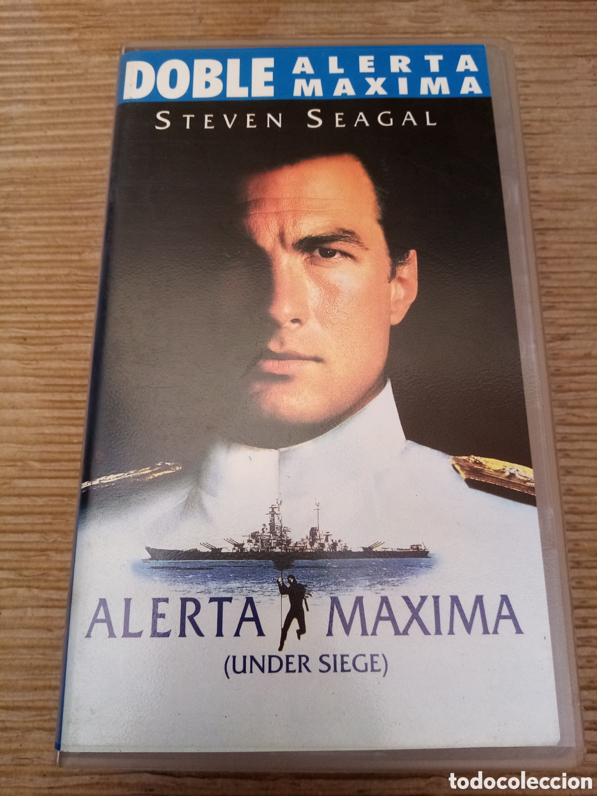 Cinema: Pel&iacute;cula VHS Alerta m&aacute;xima y alerta m&aacute;xima 2