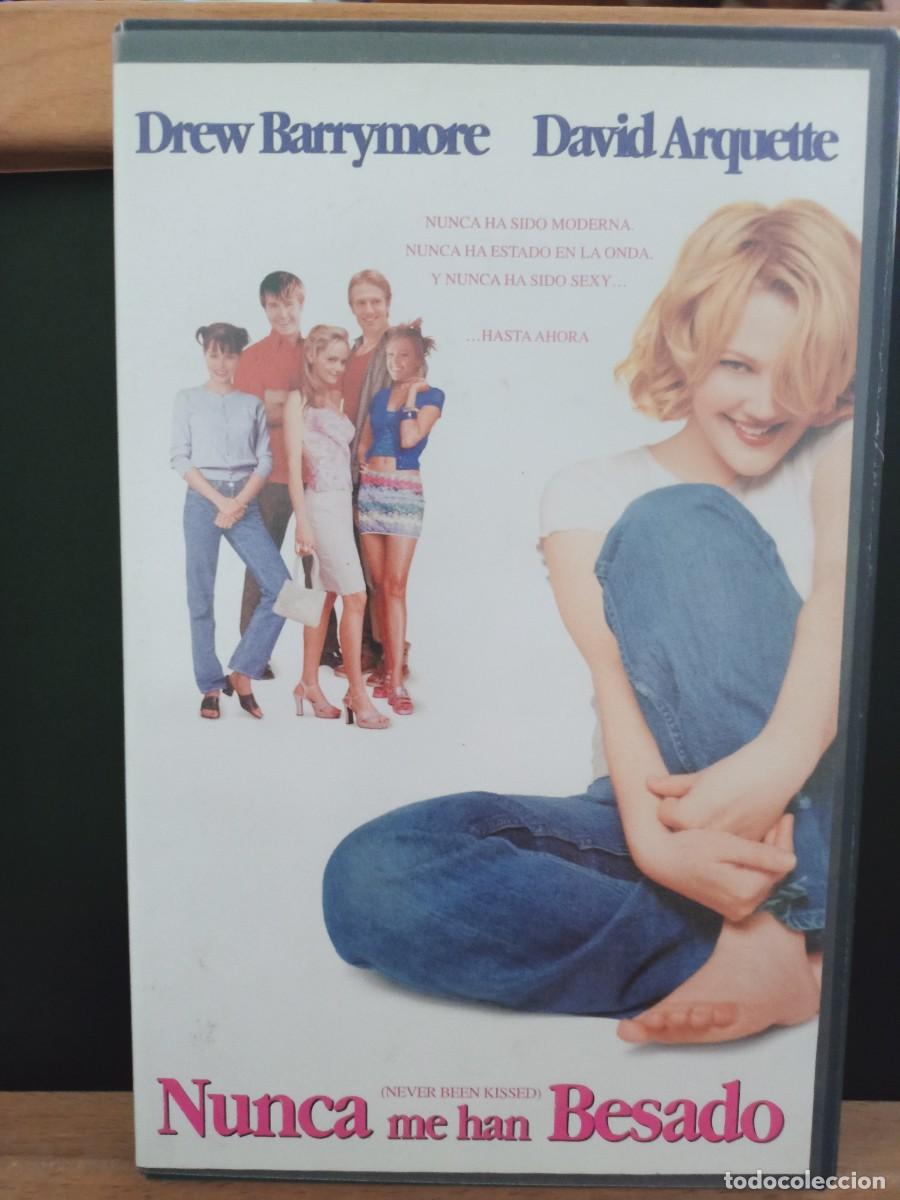 Cin&eacute;ma: NUNCA ME HAN BESADO - ESTUCHE GRANDE - CERTIFICADO DE GARANT&Iacute;A- VHS