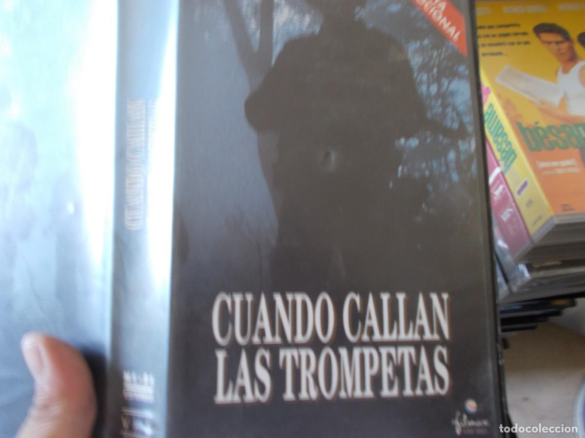 Cine: CUANDO CALLAN LAS TROMPETAS VHS - Foto 2