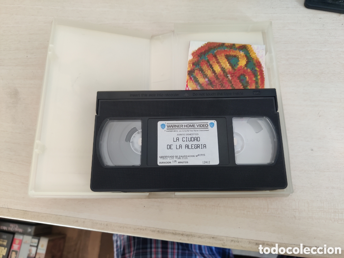 Cine: VHS LA CIUDAD DE LA ALEGRIA - Foto 6