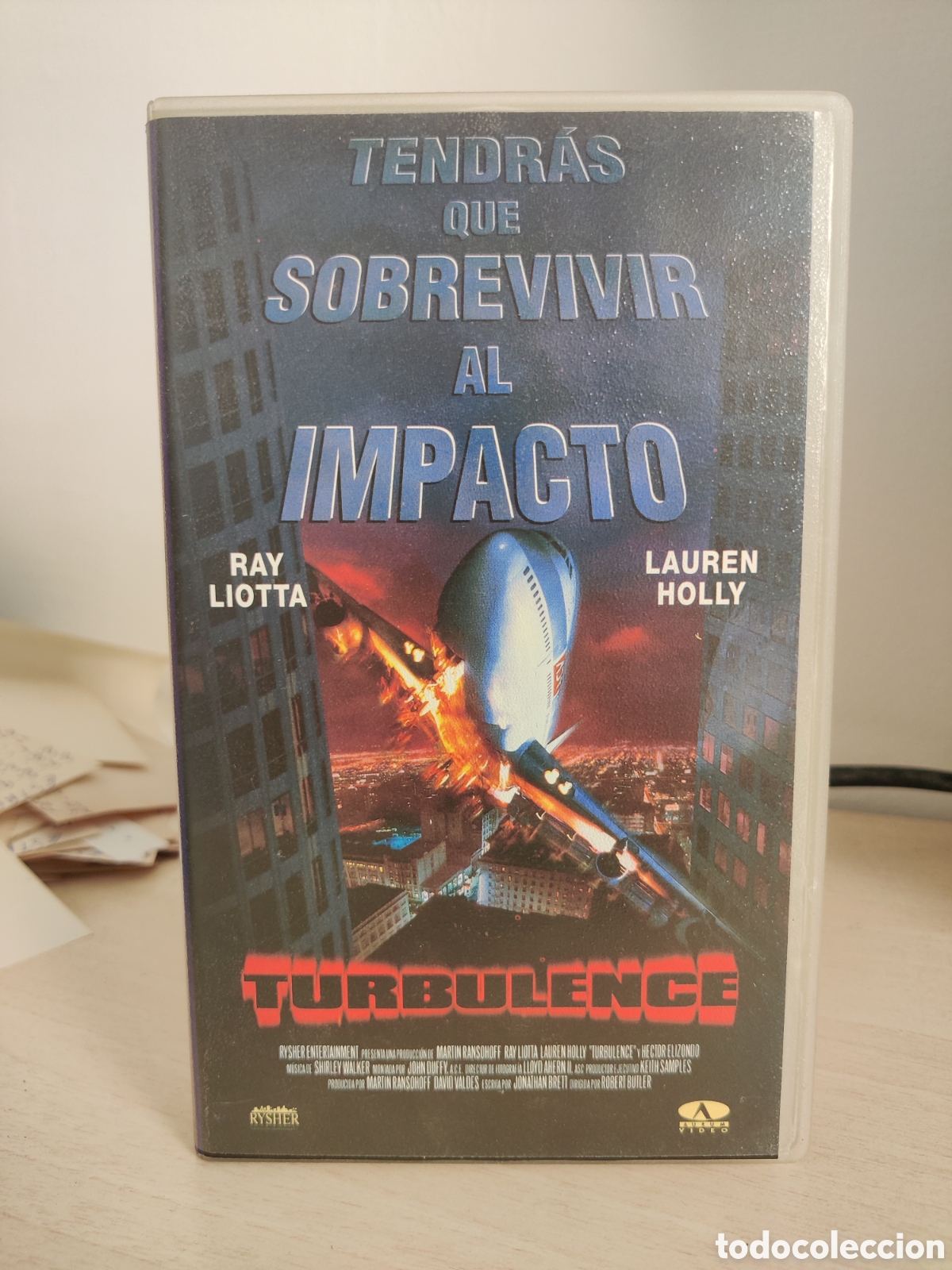 Cin&eacute;ma: ESTAMOS LIQUIDANDO. VHS TURBULENCE TENDRAS QUE SOBREVIVIR AL IMPACTO