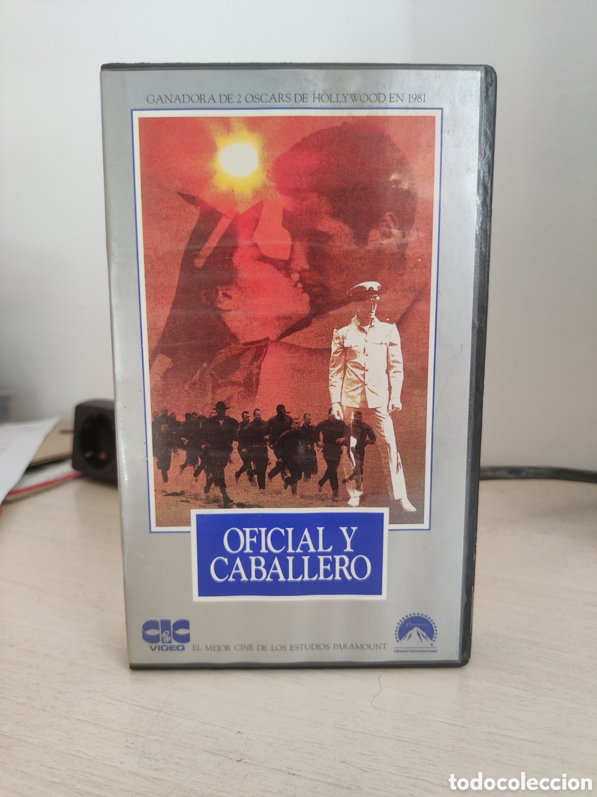 Cin&eacute;ma: VHS OFICIAL Y CABALLERO