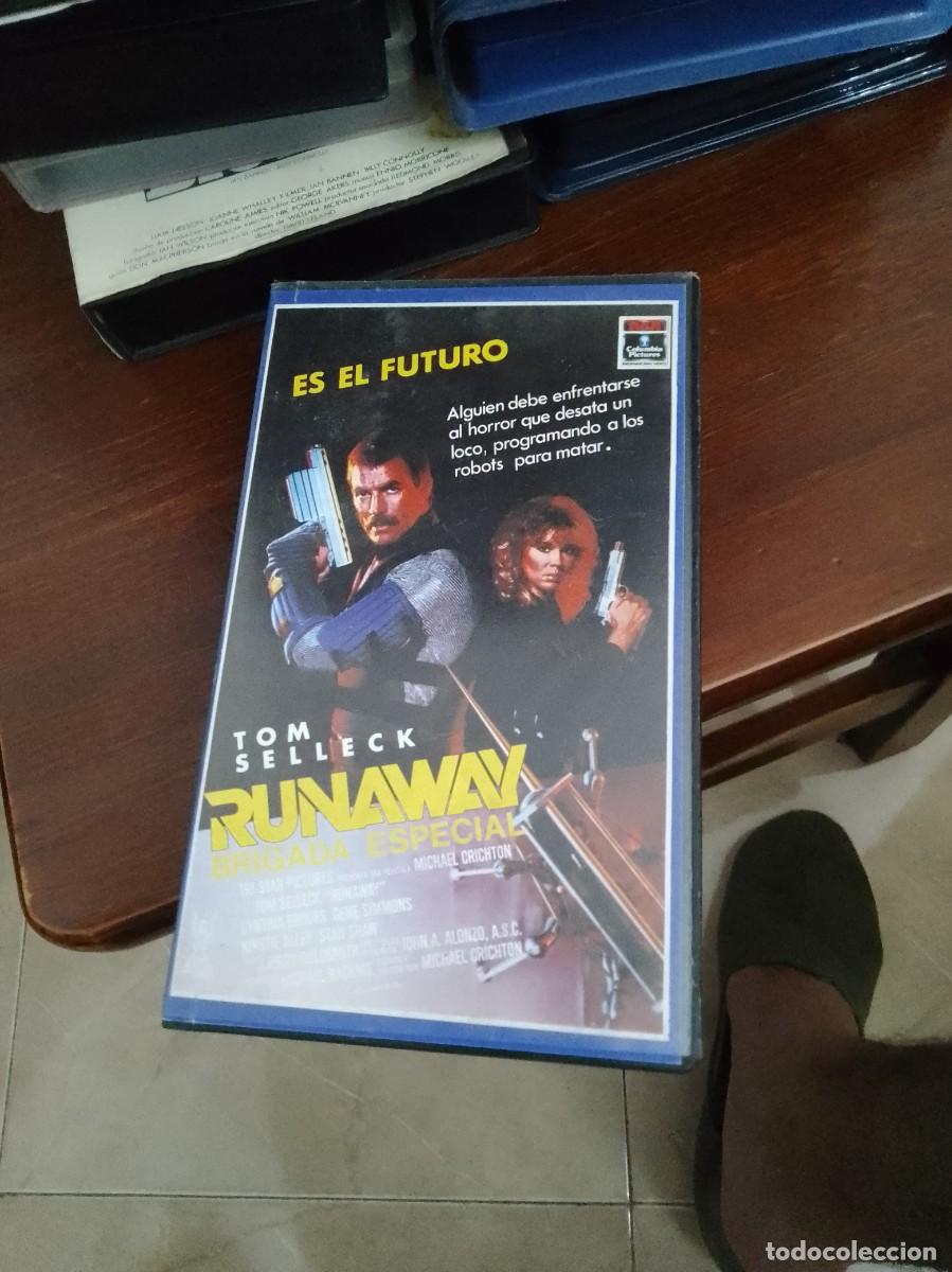 Cine: Runaway vhs - Foto 1