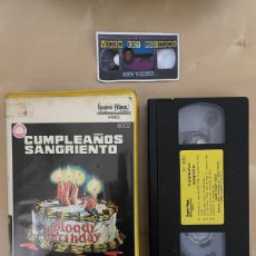Cine: CUMPLEAÑOS SANGRIENTO VHS 1ªEDICIÓN VIDEOCLUB 1981 CAJA GRANDE TRANSPARENTE CON RAMBO SLASHER